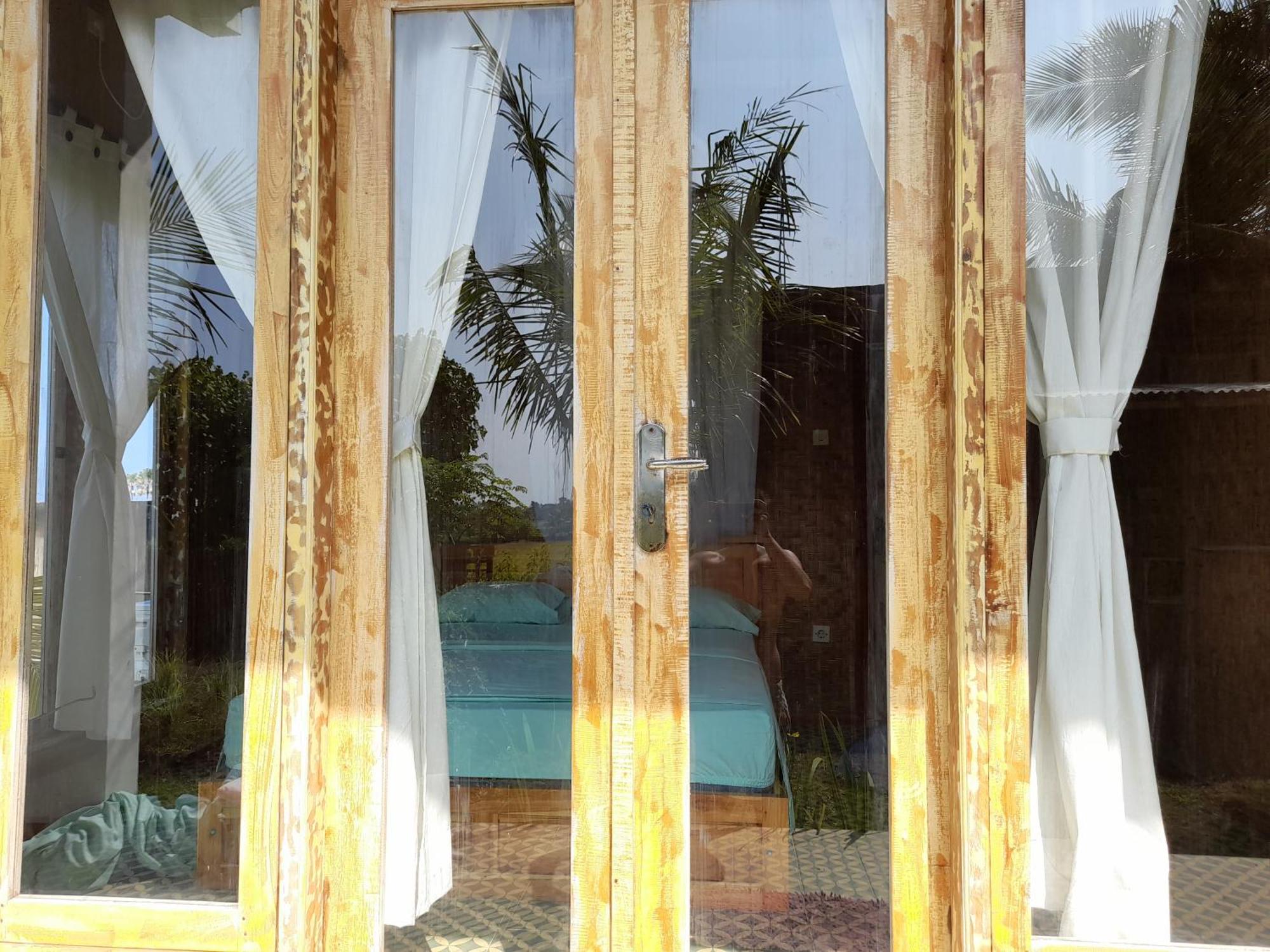 The Nyamo Surf & Stay Pulukan Rum bild